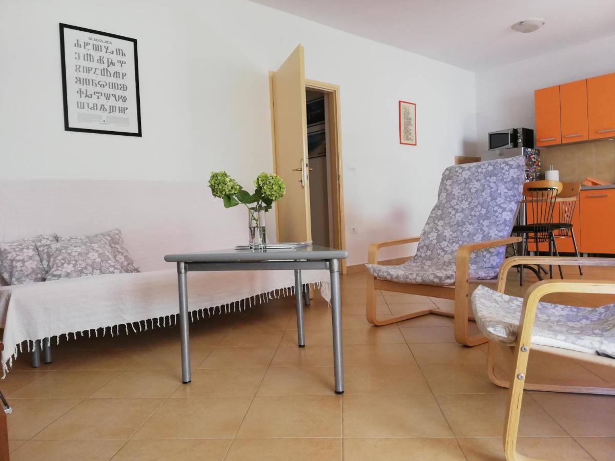 Apartment Suzy With Private Parking 파자나 외부 사진